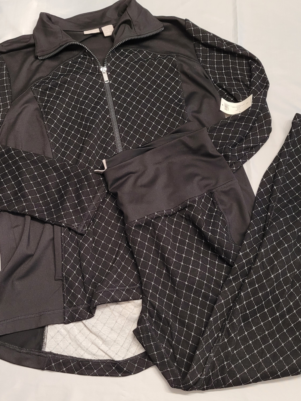 Chico’s Zenergy 2 Piece Black Geometric Jacket Pants Set Size 2